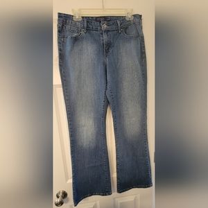 Women's Levi's Light Wash Demi Curve Clasdic Bootcut Jeans Size 12 M